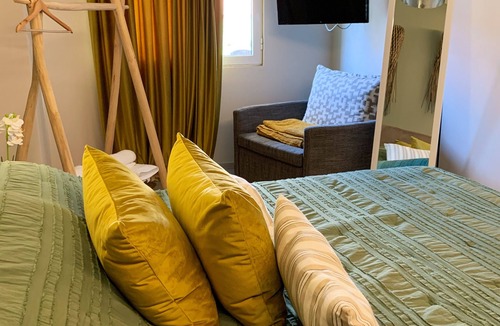 Zavlani Apartment | Luxury-1bed Apartment With Porch in Greece