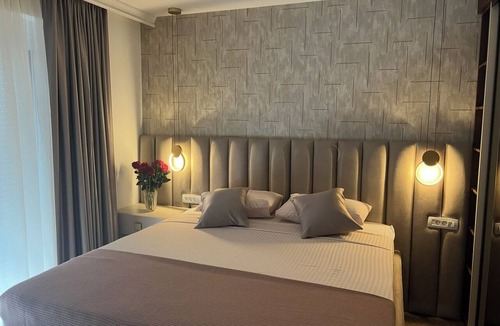 Kotor Apartment | Luxury 2BR w/Parking walk to Beach and Old Town Kotor