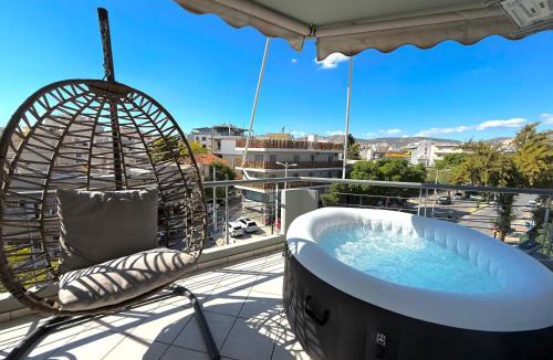 Peristeri Apartment | Luxury 3 Bedrooms Top Floor Villa 150sqm with 2 Private Jacuzzi Hydromassage & Underground Parking