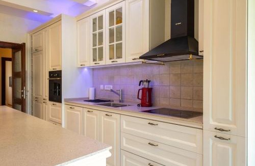 Skaljari Apartment | Luxury 3BR Panoramic Kotor Bay View Near Old Town