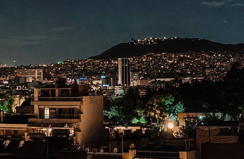 Kaisariani Apartment | Luxury Apartment and wirlpool over athen/Kesariani