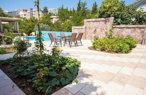 Susanj Apartment | Luxury apartment2 with pool Tiggelbeck Villa
