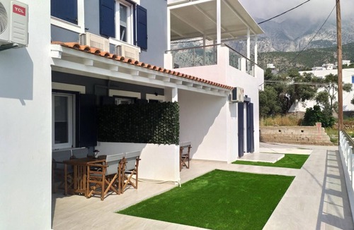 Kampos Marathokampou Apartment | Luxury first floor apartment