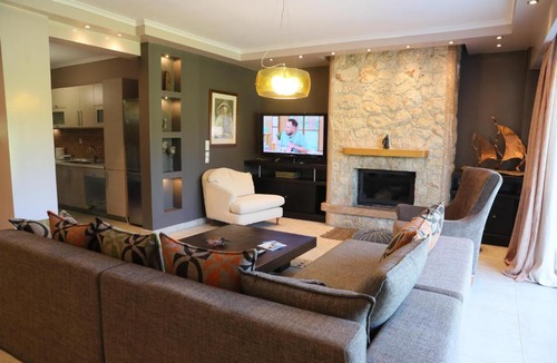 Ampelokipi Apartment | Luxury Heaven farm one