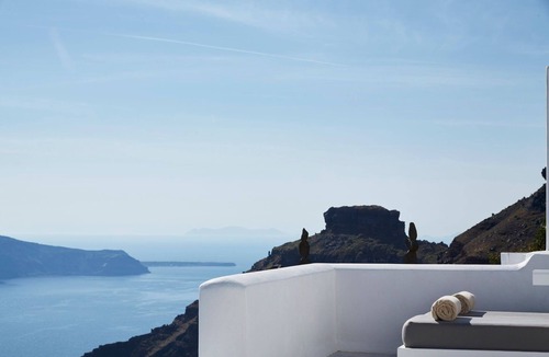 Firostefani Villa | Luxury Imerovigli Villa | 3 Bedrooms | Private Infinity Pool | Breathtaking.