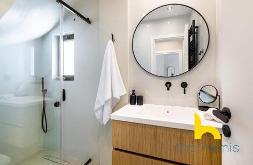 Petralona Apartment | Luxury Maisonette W Jacuzzi & Acropolis View