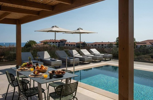 Limenas Chersonisou Villa | Luxury Pool Villa with 3-Ensuite BR near Sarantari