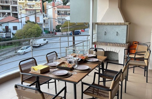 Kavala House | Luxury property in a quiet neighborhood 5' from the sea and 10' from the center!