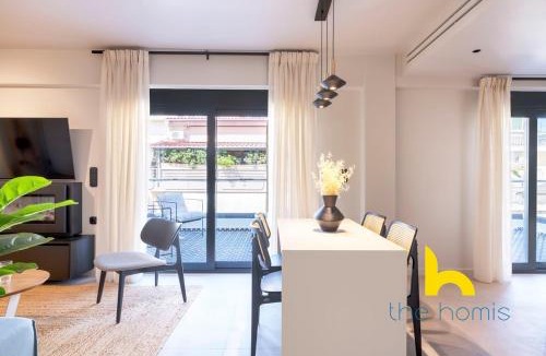 Petralona Apartment | Luxury Retreat 2BDR W Dining Patio, Fast Wifi