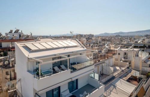 Petralona Apartment | Luxury Retreat 2BDR W Dining Patio, Fast Wifi