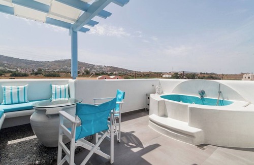 Kamari Villa | Luxury Santorini Villa with Private Pool, Jacuzzis and Sea View