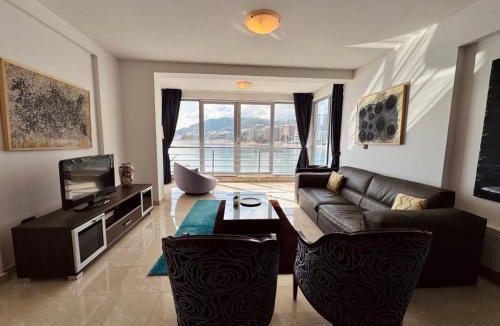 Rafajlovici Apartment | Luxury Sea View Apartment Rafailovići
