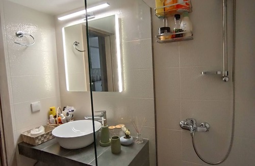 Ampelokipoi Apartment | Luxury & Spacious Apartment in Athens