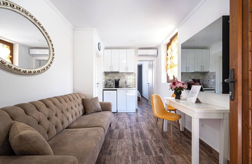 Lastva Grbaljska Villa | Luxury Triple Studio Apartment W/Pool