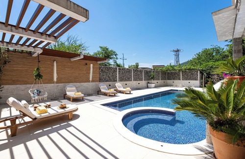 Lastva Grbaljska Villa | Luxury Triple Studio Apartment W/Pool