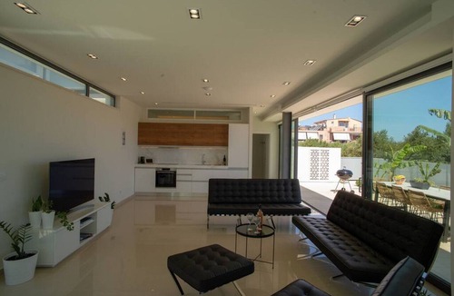 Daratsos Villa | Luxury Villa Mirror - 200meters from the beach!
