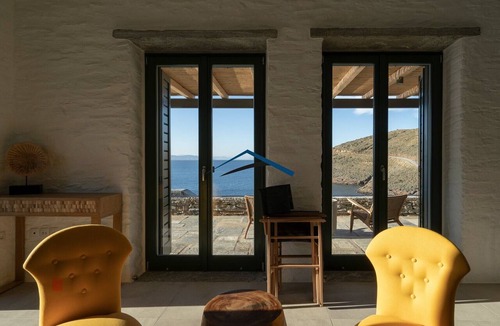 Kea Villa | Luxury villa Thalassa with a swimming pool very close to the beach of Xyla.