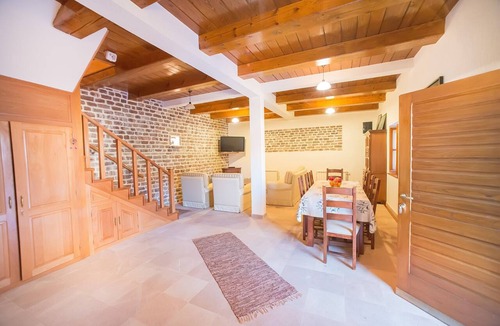 Tomicici Villa | Luxury villa with stunning views. 3 Bedrooms▪6 Sleeps ▪2 Bathrooms ▪Private pool