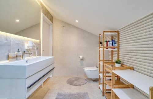 Ljuta Villa | Luxury waterfront vila with Private Dock and Pool