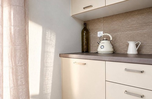Likovrisi Apartment | Lykovrysi - Modern Apartment Near Athens by ΜΡS