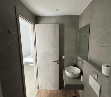 Naousa Hotel | Madaky Hotel