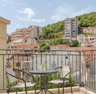 Golubovina Apartment | Magi-Family Rooftop Apartment Budva
