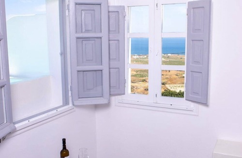 Finikia Villa | Magical Santorini Villa | 1 Bedroom | Honeymoon Suite | Beautiful Sea Views