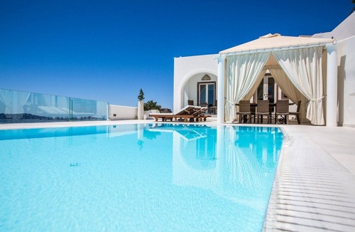 Firostefani Villa | Magnificent Santorini Villa | 3 Bedrooms | Villa Bacchus | Private heated pool