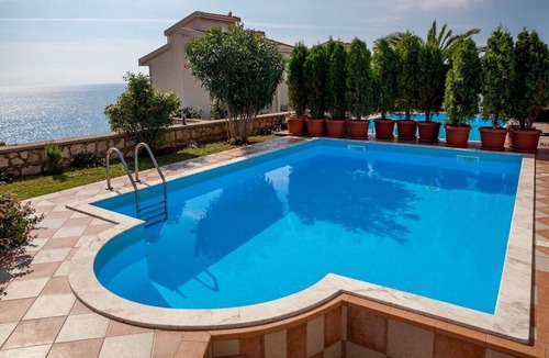 Dobra Voda Villa | Magnificent villa with 5 bedrooms, pool, garden and barbecue.