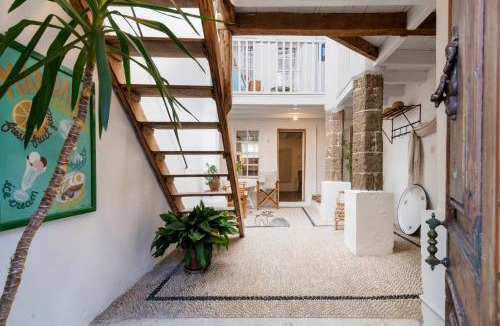 Rhodes Old Town House | Maison Amandine