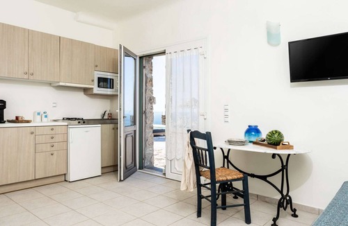 Xilokeratidi Apartment | Makani 3.Junior Suite with Pool View
