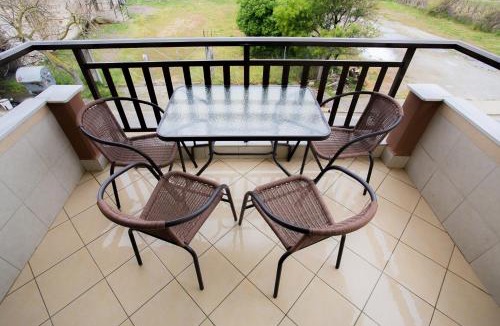 Sarti Apartment | Malamatenia House
