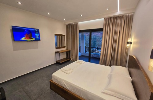 Himare Hotel | Mana's Villas