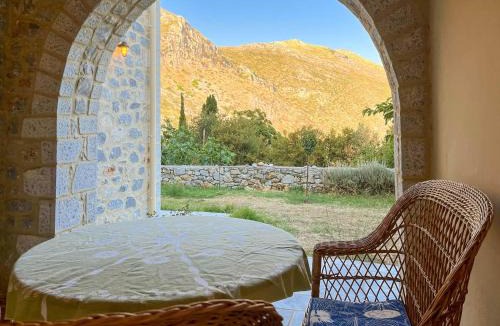 Karvelas Apartment | Mani family friendly, mountain house