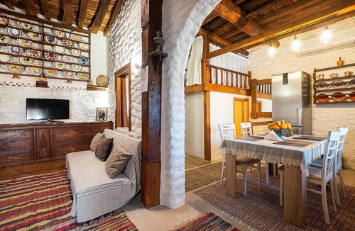 Embonas House | Mannas House Holiday Home with Sea View, Wi-Fi, and Air Conditioning