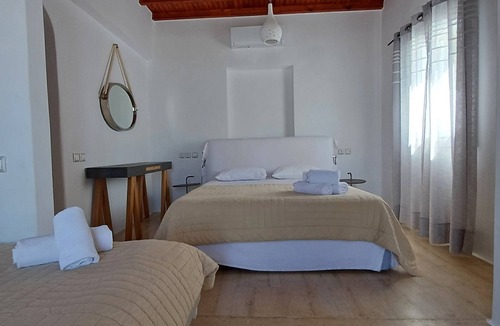 Mykonos Town House | Manos Rooms