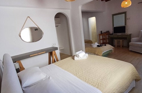 Mykonos Town House | Manos Rooms