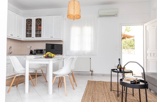 Naxos Town Apartment | Manouk's - Two Bedroom Apartment