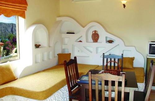 Limni Vouliagmenis House | Mantas Bay