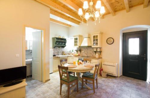 Kato Pavliana House | Mara's Traditional Cottage