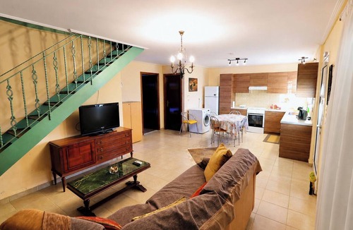 Marathon House | Marathon Coast Home - 2BR Private Yard by ΜΡS
