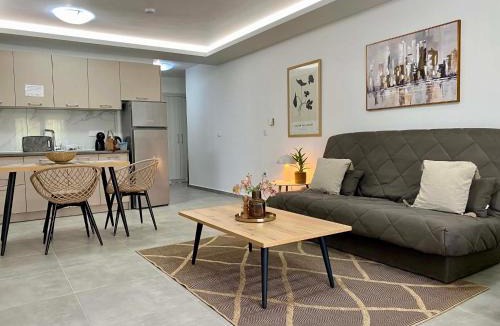 Nea Peramos Apartment | Margarita's apartment 4