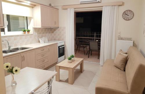 Anatolikos Sinikismos Apartment | Maridina's seaside apartment!