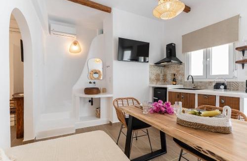 Old Town Naxos Apartment | Maroussa's in Town with Sea view