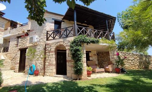 Psakoudia House | Marthas Stone Houses