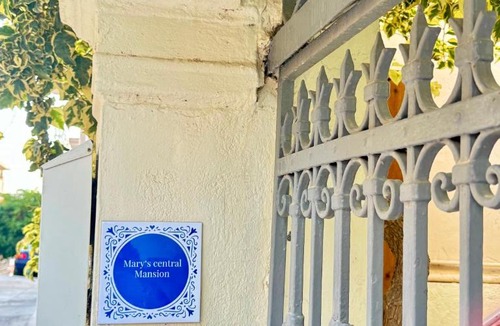 Agios Nikolaos Town House | Marys Central Beachside Mansion