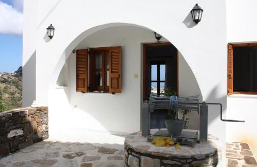 Koronos Apartment | Matina - Stavros Traditional Houses