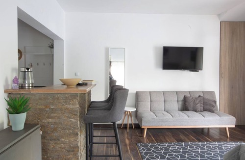 Lepetane Hotel | MaXhit Apartments