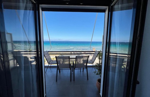 Spata-Artemida Apartment | MEDORA By the Sea Near Airport