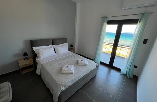 Spata-Artemida Apartment | MEDORA By the Sea Near Airport